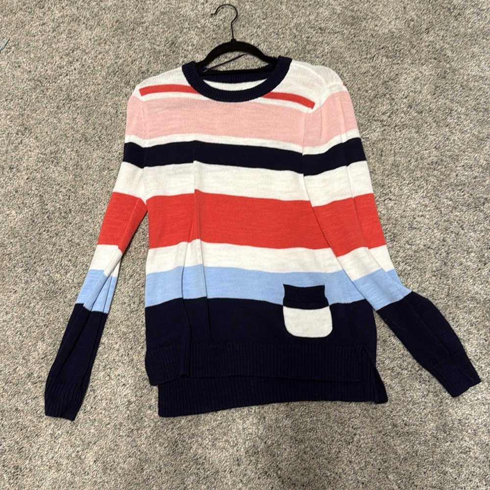 Crown and Ivy lightweight sweater. Size small.